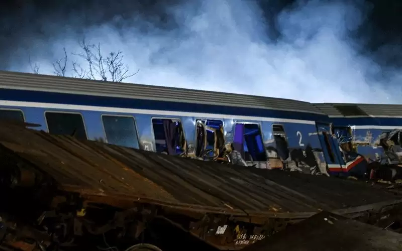 29 قتيلا بحادث تصادم بين قطارين