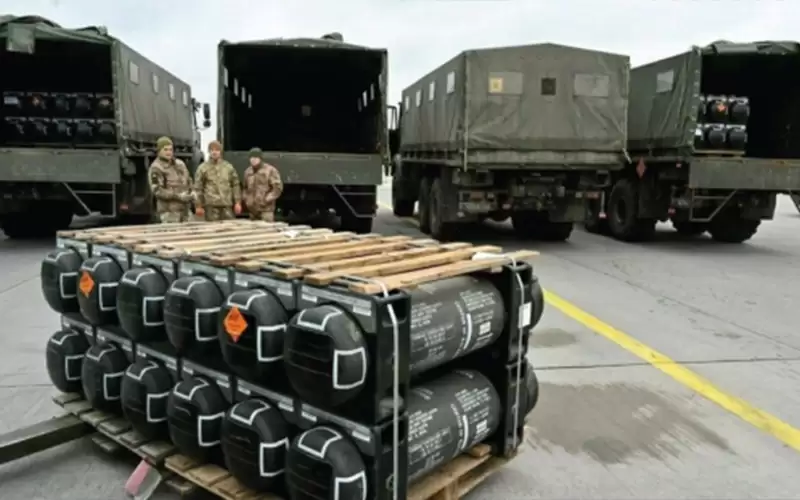 بعد بيان عسكري مقلق.. زيلينسكي: نسيطر