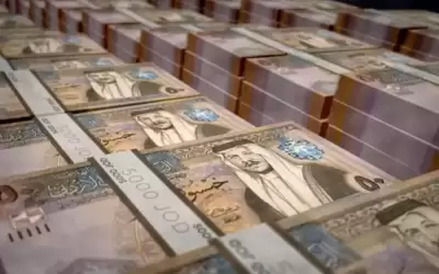 الحكومة استدانت 800 مليون دينار خلال
