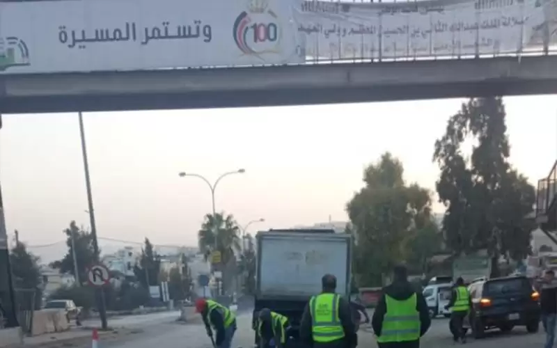 الأشغال تنفذ مطبات نموذجية قبل فتحات