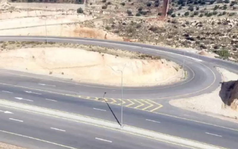 الأشغال تبدأ بصيانة الجسر الثاني لطريق