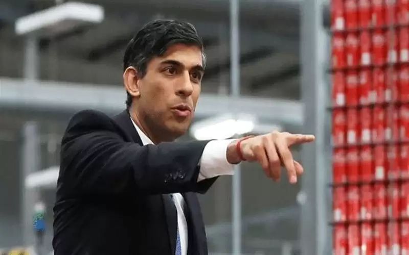 بريطانيا تتوعد المهاجرين بتشريع جديد