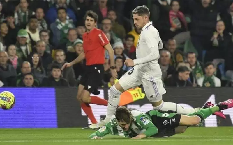 ريال مدريد يقدم هدية جديدة لبرشلونة