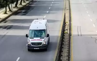 إصابتان بحادث بين 3 مركبات على