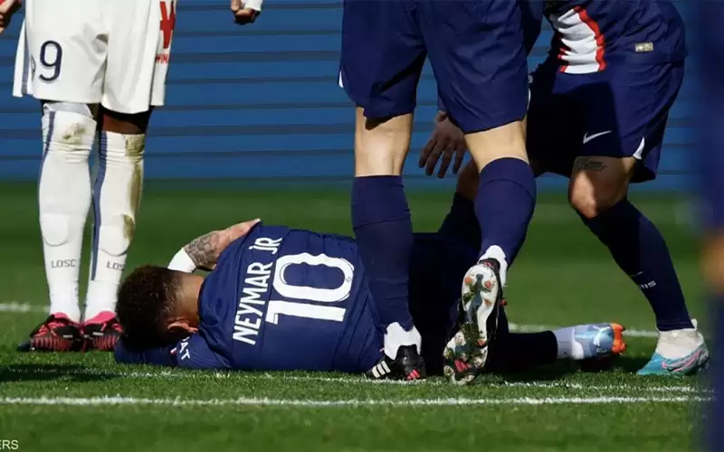 غيابات نيمار مع سان جرمان عامان