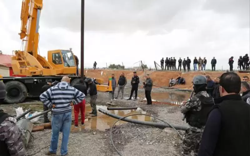 مالكو آبار مخالفة: عاقبونا دون قوة