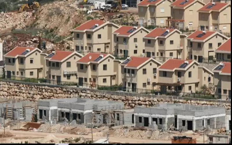 مصادر عبرية: صافرات الإنذار تدوي بمستوطنة