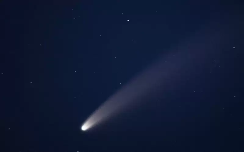 يمكن رؤيته بالعين المجردة.. مذنب يعود