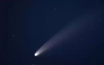يمكن رؤيته بالعين المجردة.. مذنب يعود