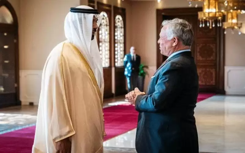 الملك يتسلم أوراق اعتماد سفير دولة