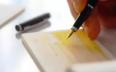 انخفاض قيمة الشيكات المتداولة بمقدار 561
