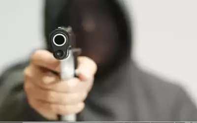 سلب 7 الاف دينار من محل
