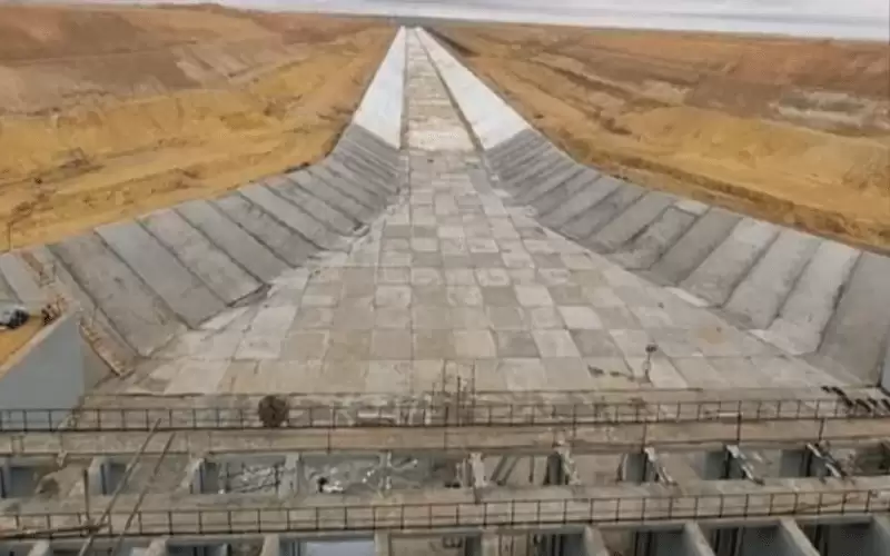 مصر تشق أكبر نهر اصطناعي