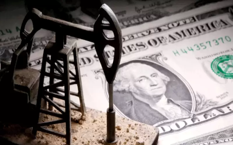 النفط يتجه لتكبد أسوأ انخفاض أسبوعي