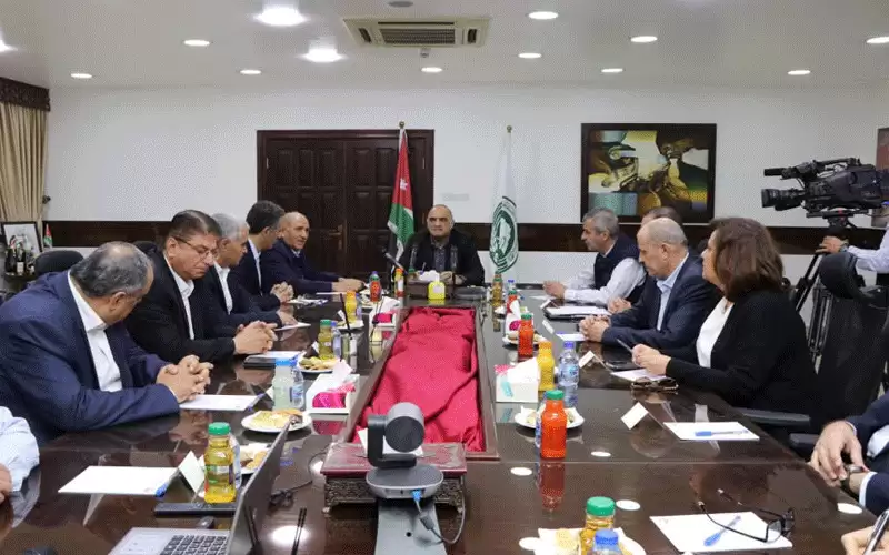 الخصاونة: لا تهاون في قضايا السلامة