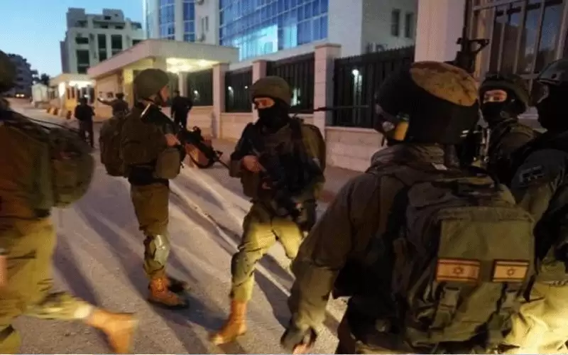 مواجهات مع الاحتلال بالضفة واعتقالات تطال