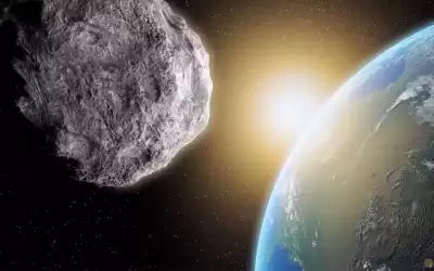 خبراء الفضاء يتعقبون كويكبا قد يصطدم