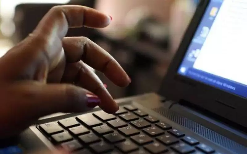 73.6% يستخدمون الإنترنت المتنقل عريض النطاق