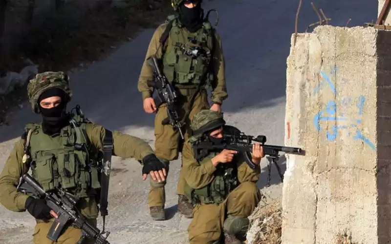 استشهاد 3 شبان فلسطينيين واعتقال رابع