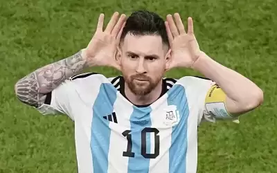 ميسي طلب ٦٠٠ مليون دولار في