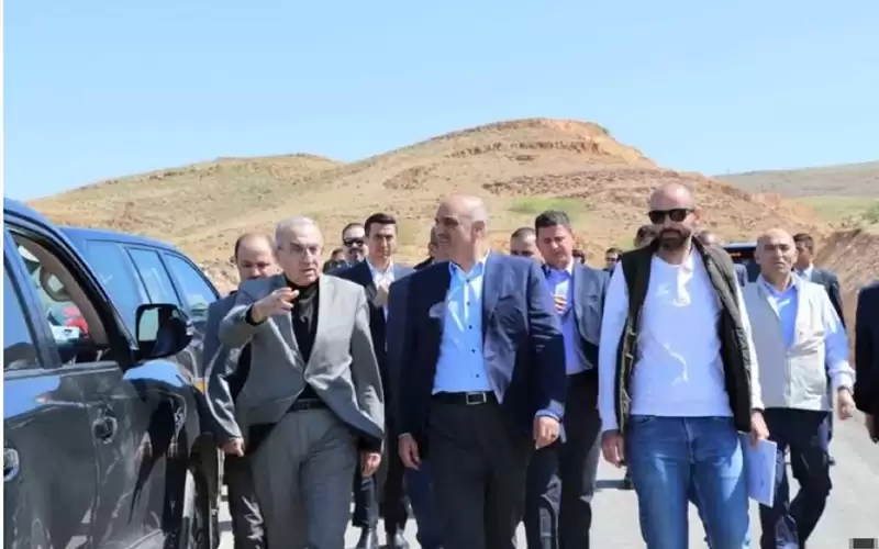 الخصاونة: وعدنا بإنجاز طريق حمرة الصحن-