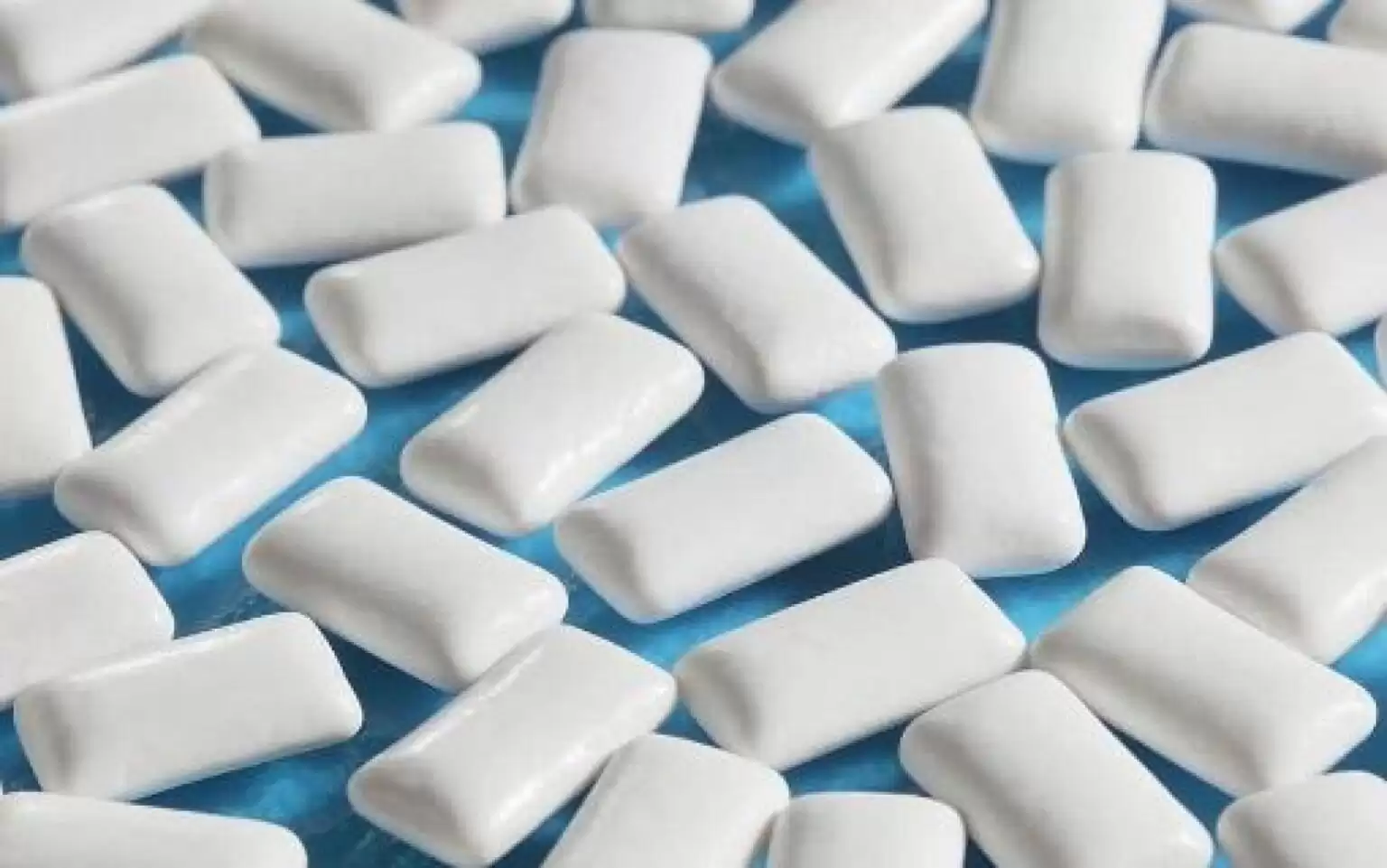 الحبس 3 شهور لسبعيني يبيع علكة