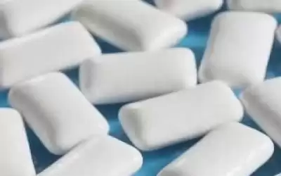 الحبس 3 شهور لسبعيني يبيع علكة