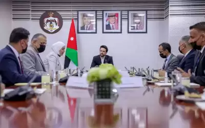 ولي العهد يؤكد ضرورة المضي في