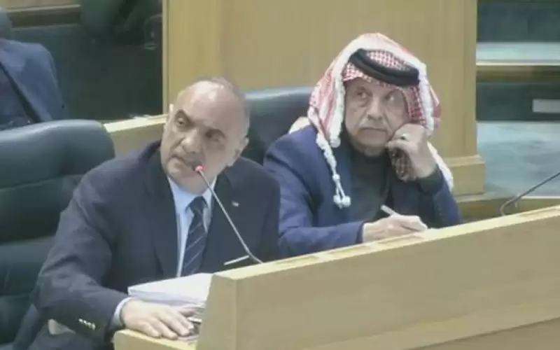 الخصاونة: نقل ملف الإعفاءات الطبية إلى