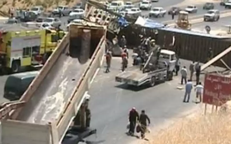 جرش: إزالة جسر معدني يشكل خطورة