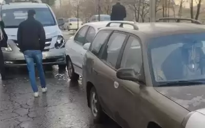 تصادم 10 مركبات على شارع الأردن