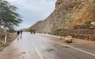 انجراف حجارة وأتربة على طريق صياغة