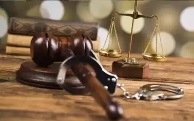 محاكم تمهل متهمين 10 أيام لتسليم