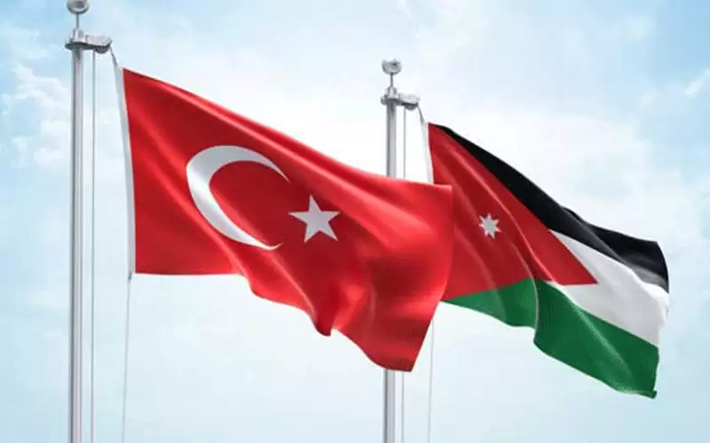 الأردن وتركيا يوقعان بروتوكولا لتبادل الوثائق