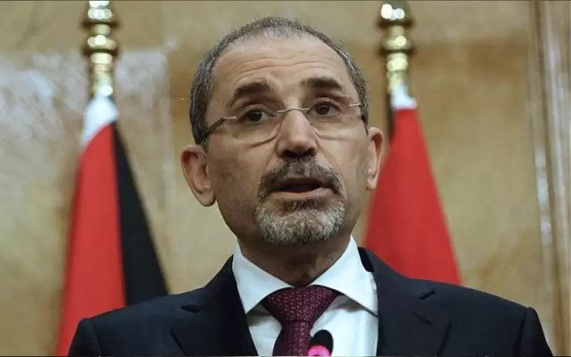 وزير الخارجية يجري اتصالا هاتفيا مع