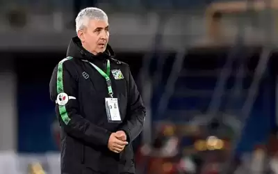 الوحدات يكشف عن الكادر المعاون لـ