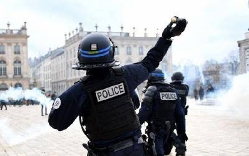 أعمال عنف خلال تظاهرة مناهضة لاصلاح نظام التقاعد في باريس