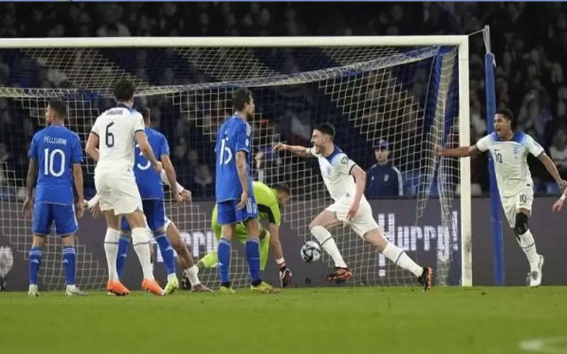 إنجلترا تهزم إيطاليا في عقر دارها