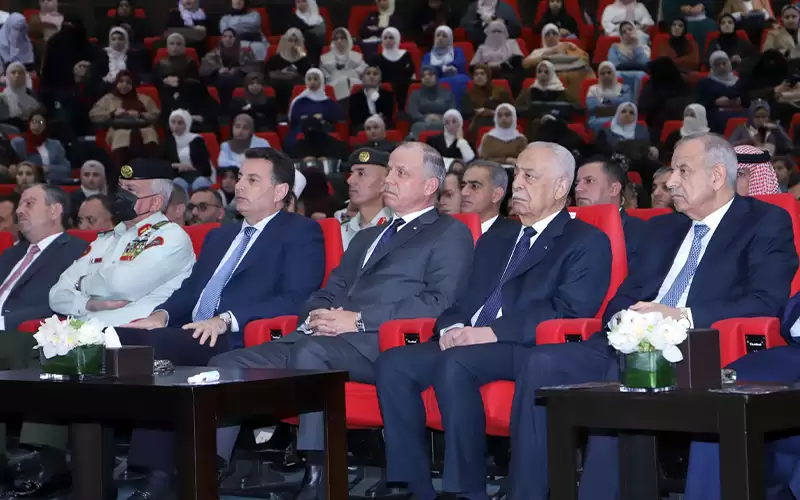 مندوبا عن الملك الأمير فيصل يرعى