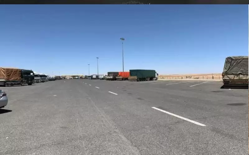شاحنات أردنية تبدأ مغادرة البطحاء السعودية