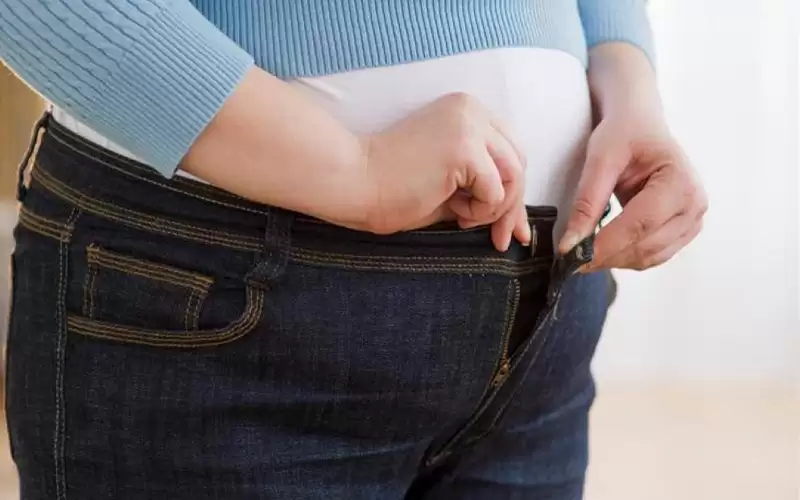 أضرار ارتداء الملابس الضيقة لفترة طويلة