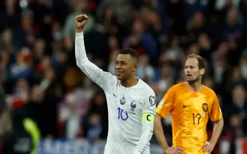 كلمات قاسية بين لاعبي هولندا بعد