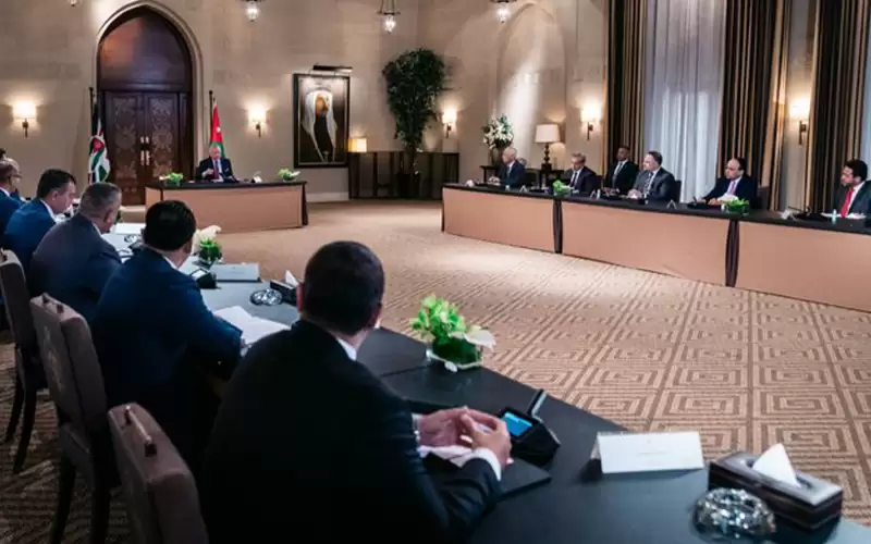 الملك يؤكد أن مستقبل العمل السياسي