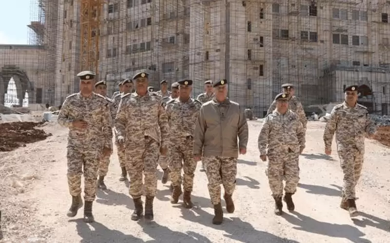 الحنيطي يتفقد مشروع المقر الدائم للقيادة