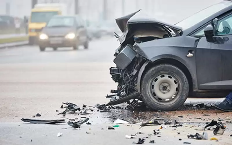 وفاة و4 إصابات في حوادث مرورية