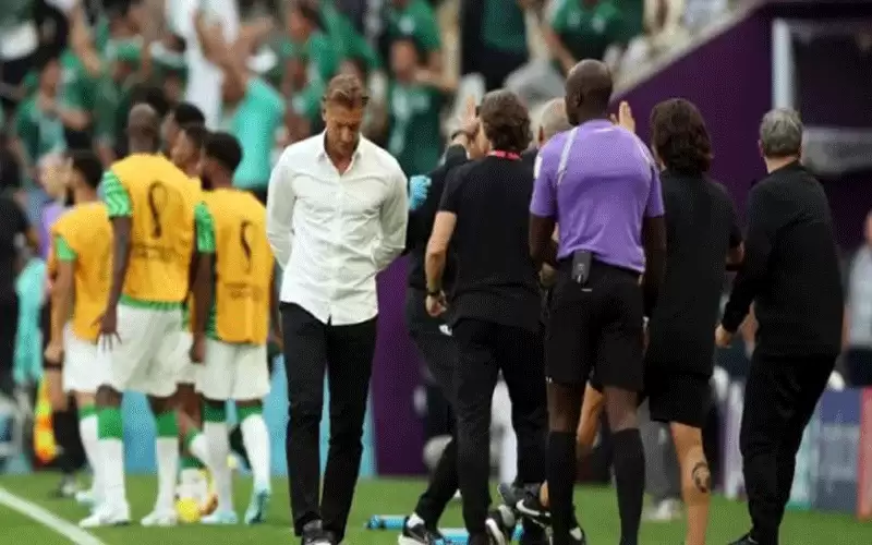 رينارد يستقيل من تدريب السعودية