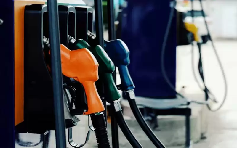 توقع انخفاض أسعار مشتقات نفطية الشهر