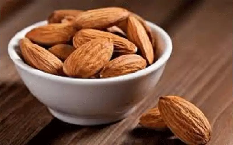 تعرفوا على فوائد اللوز للحامل والجنين