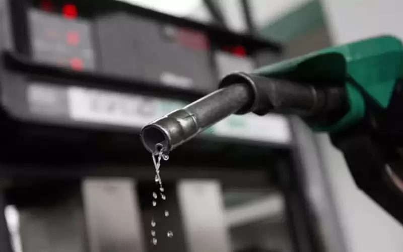 ترجيح تخفيض سعر البنزين 5 فلسات