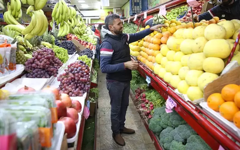 محادين: تكثيف الجهود لمتابعة توفر السلع